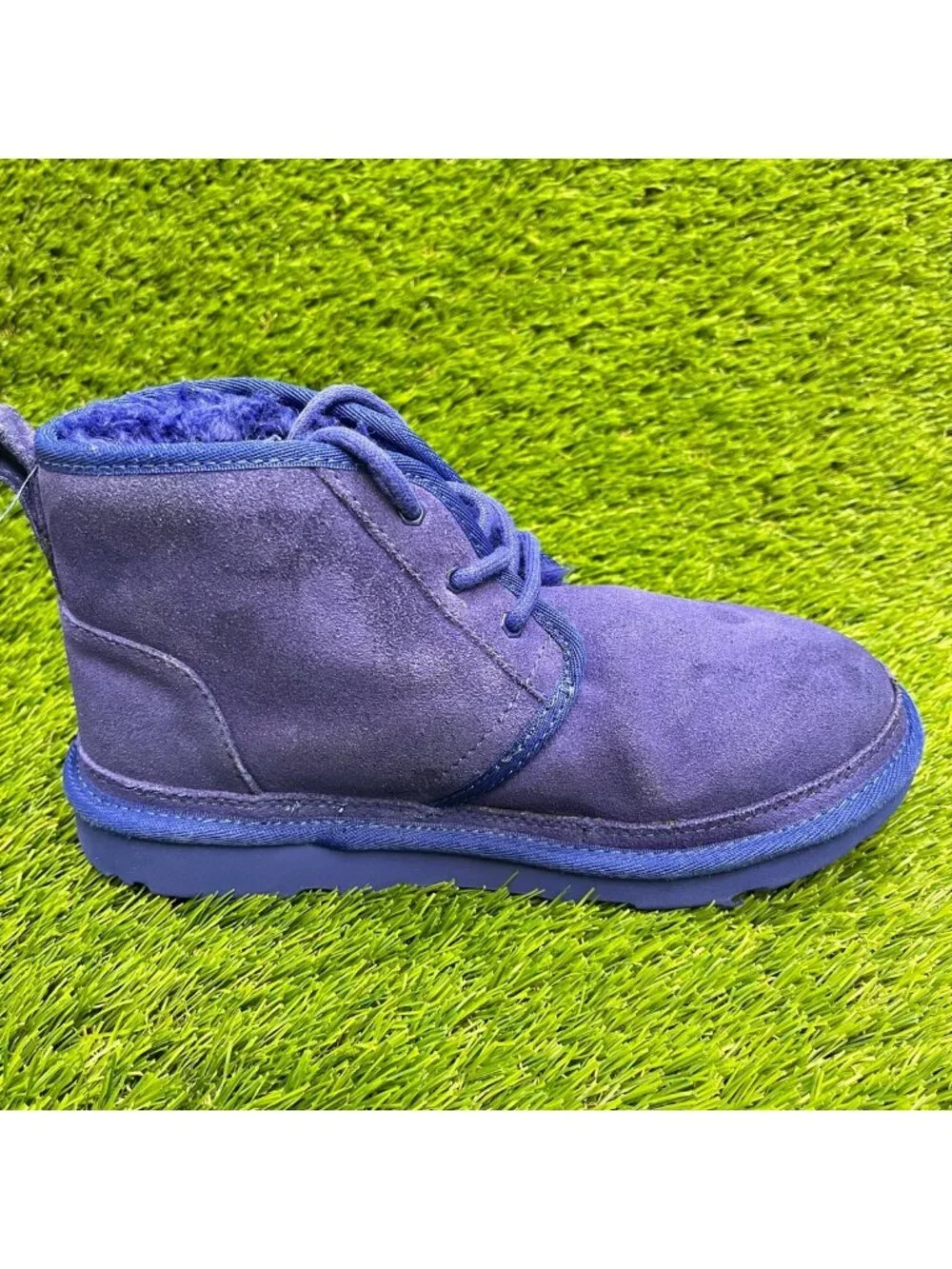 UGG Neumel Mid Girls Size 4Y  Vibrant Purple Violet Hue Leather Chukka Boots